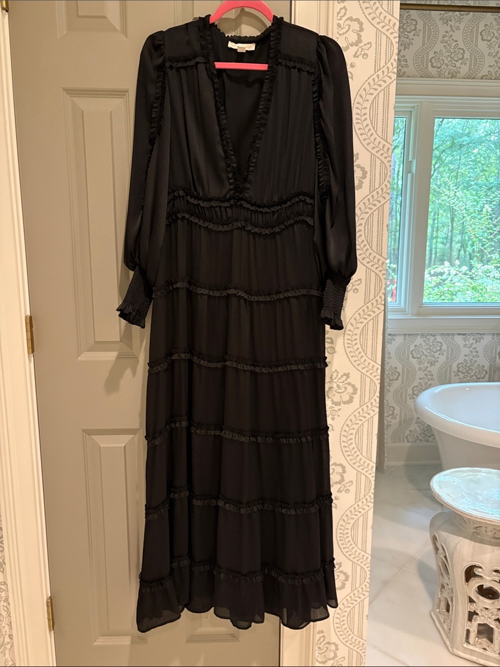 Chelsea & Violet Black Tiered V-Neck Long Sleeve Maxi Dress